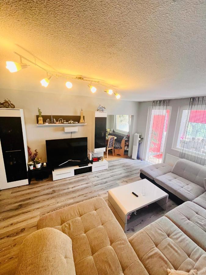 Privatunterkunft 10 Min From U1 - Private In Shared